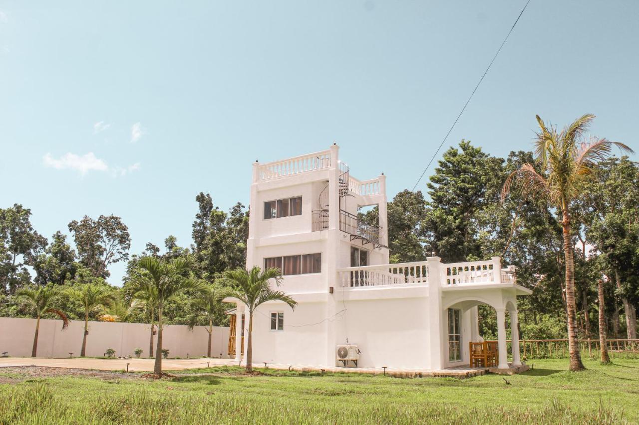 Bed and Breakfast Joe'S Castle Sagbayan Экстерьер фото